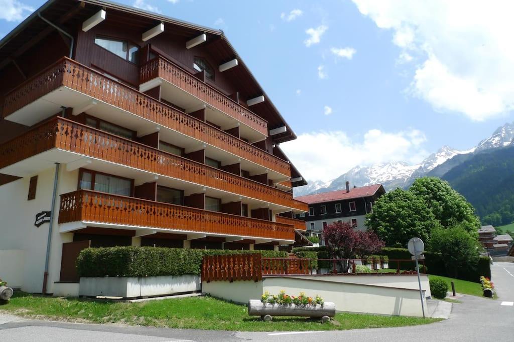 Appartement Cosy Avec Terrasse Sud - Proche Village La Clusaz Exterior photo