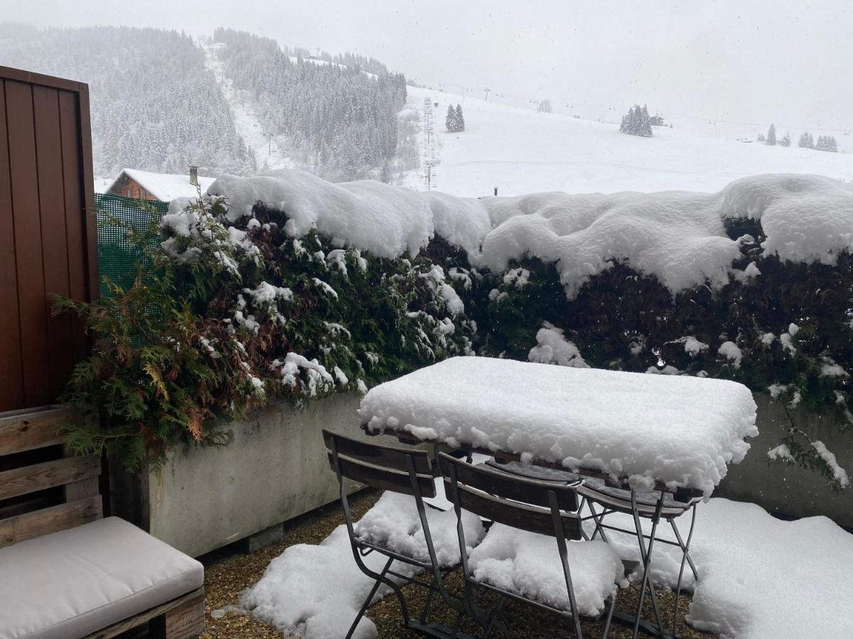 Appartement Cosy Avec Terrasse Sud - Proche Village La Clusaz Exterior photo