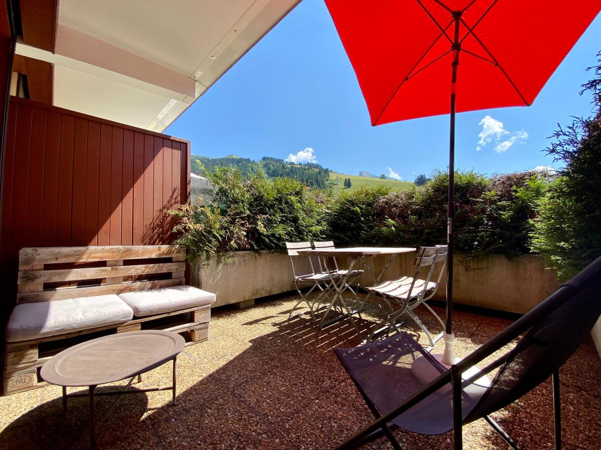 Appartement Cosy Avec Terrasse Sud - Proche Village La Clusaz Exterior photo